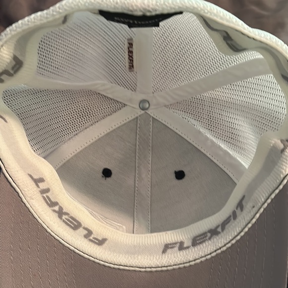 Brand new F45 Flex Fit Cap - Picture 4 of 4